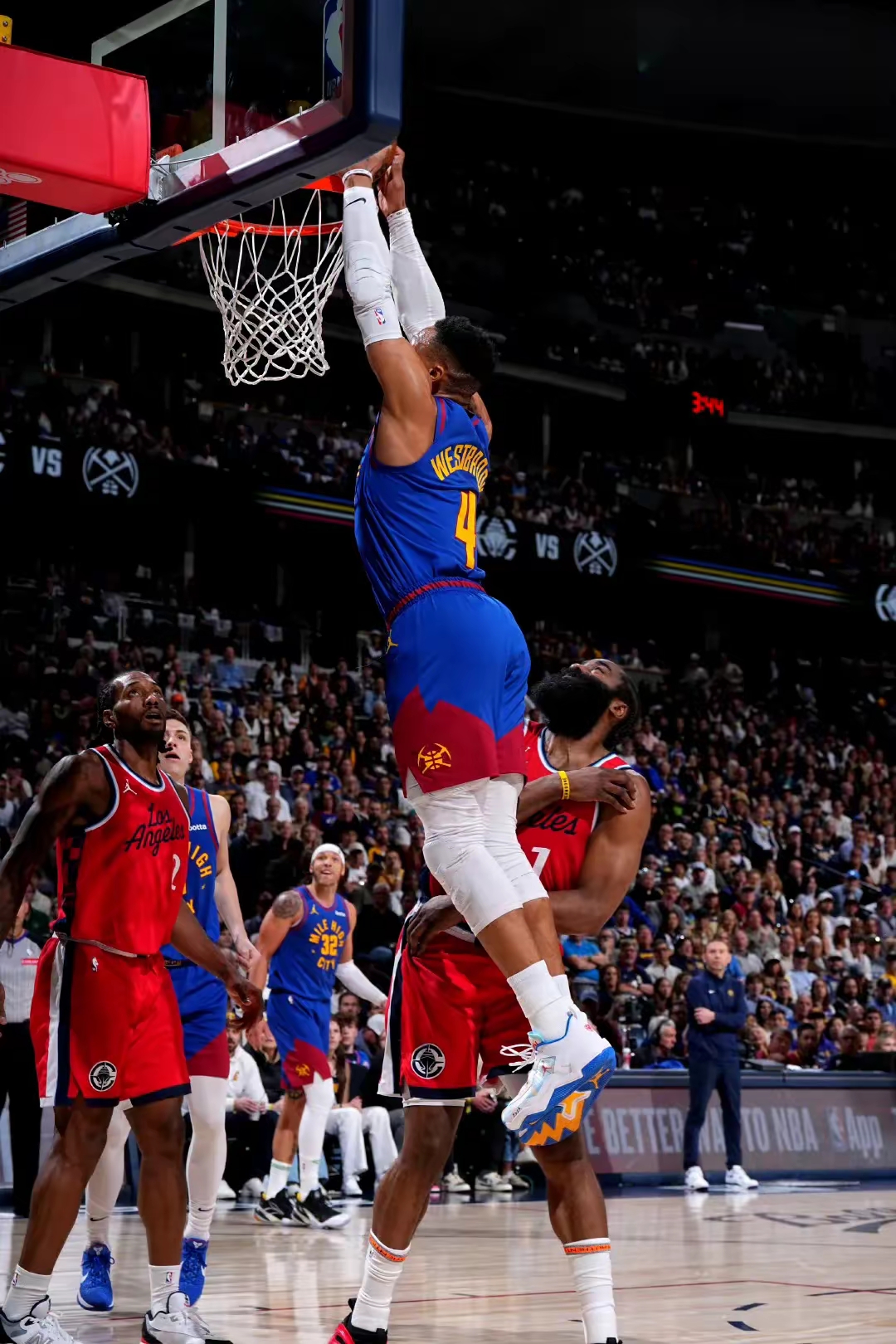 洛杉矶快船发布备战花絮,加时末段遗憾出局,国王杯任务艰巨,阵容厚度经受考验(今日快船与国王比赛录像回放) 洛杉矶快船发布备战花絮,加时末段遗憾出局,国王杯任务艰巨,阵容厚度经受考验(今日快船与国王比赛录像回放)