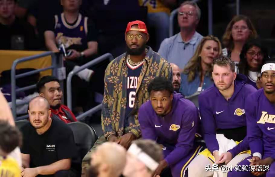 尤文图斯训练开放日，国际比赛日扳平良机引欢呼，NBA常规赛在即，阵容厚度经受考验(中国男篮vs尤文图特俱乐部)