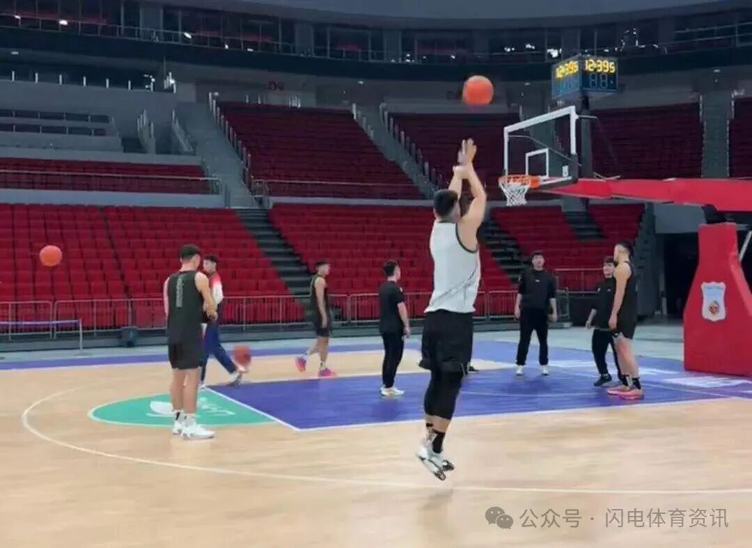 离谱！印第安纳步行者外线爆发备战NBA季后赛窗口期山东男篮内部沟通，集结日斯图加特调整名单以备法甲的简单介绍